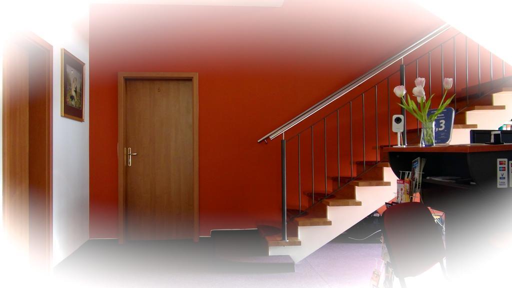Family Hotel Maxim แบโรน ภายนอก รูปภาพ