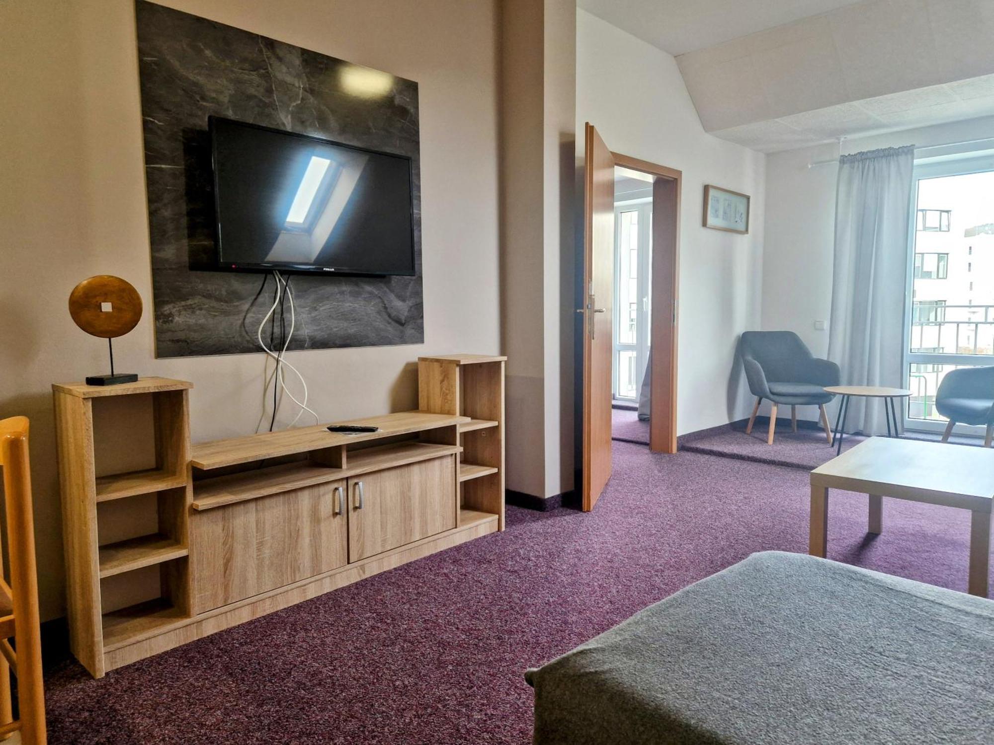 Family Hotel Maxim แบโรน ภายนอก รูปภาพ