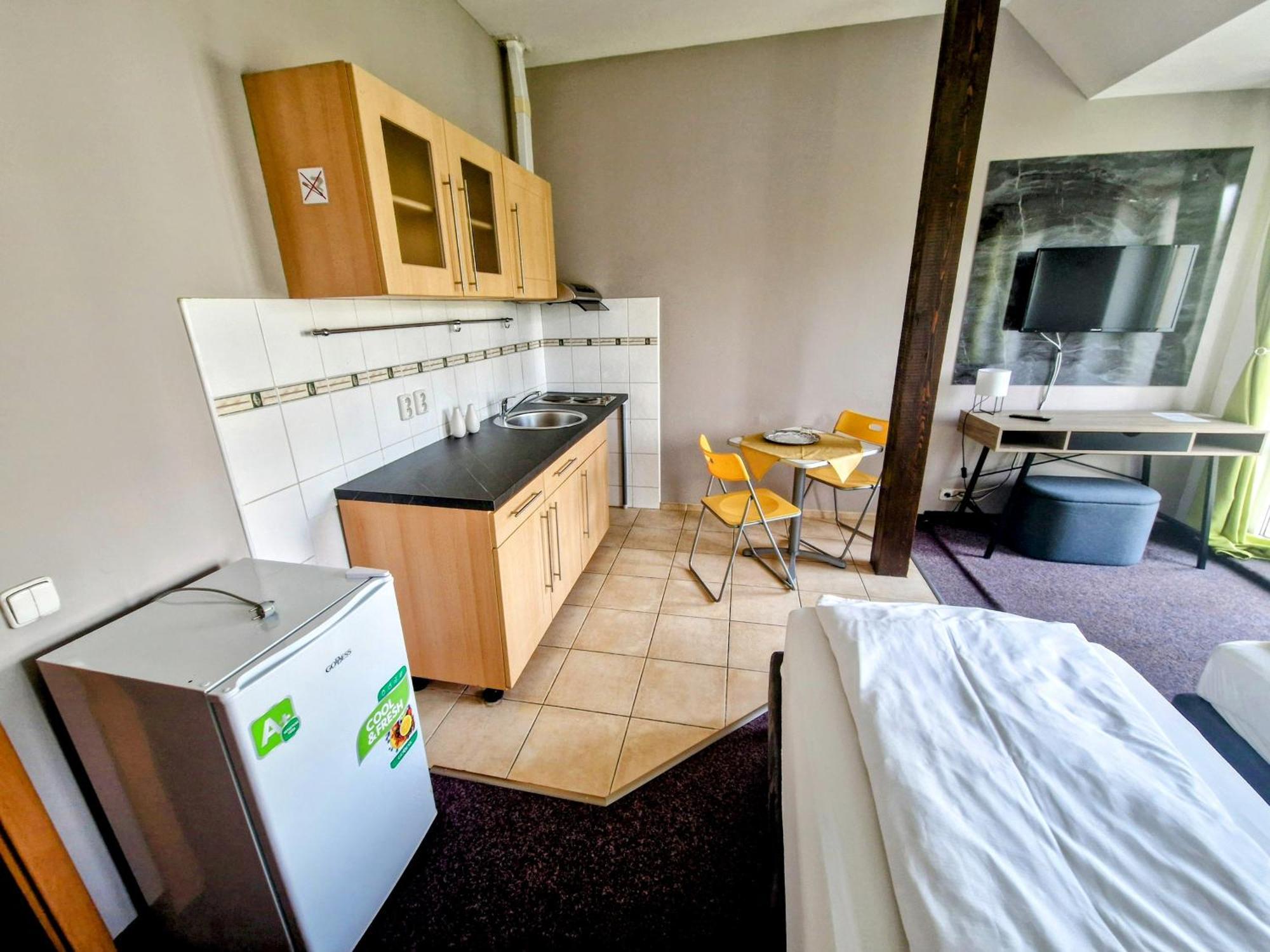 Family Hotel Maxim แบโรน ภายนอก รูปภาพ